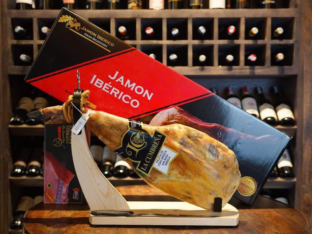 Paleta de Cebo-7hemanos (Đùi trước có xương Iberico)